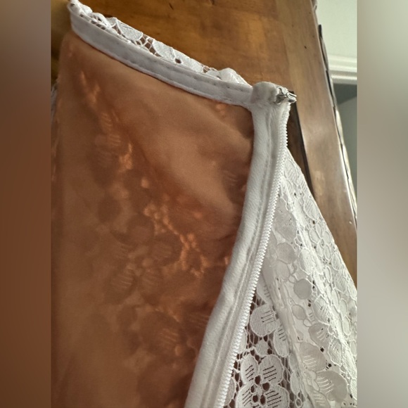 NWT Michael Kors Feminine White Lace Keyhole Dress Delicate Puff Sleeves Sz 12 - Picture 11 of 15